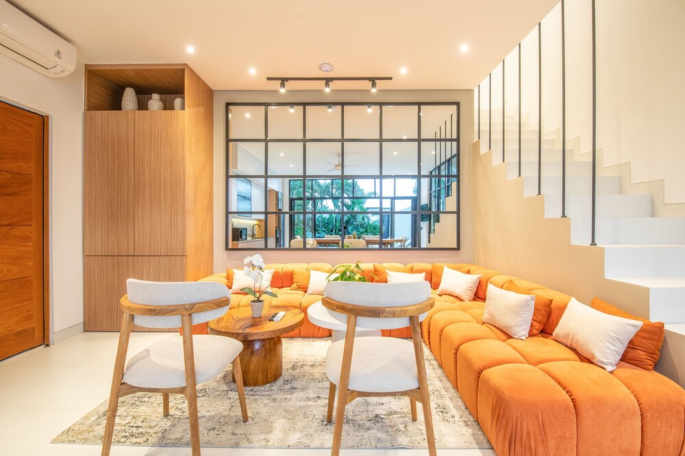 Mateo Villa Marvelous 6BR 2 Mins to Beach