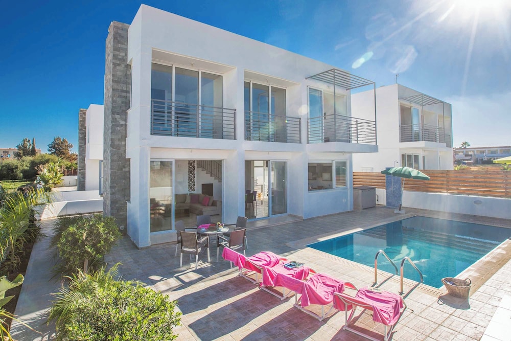 Protaras Pearl Pe16