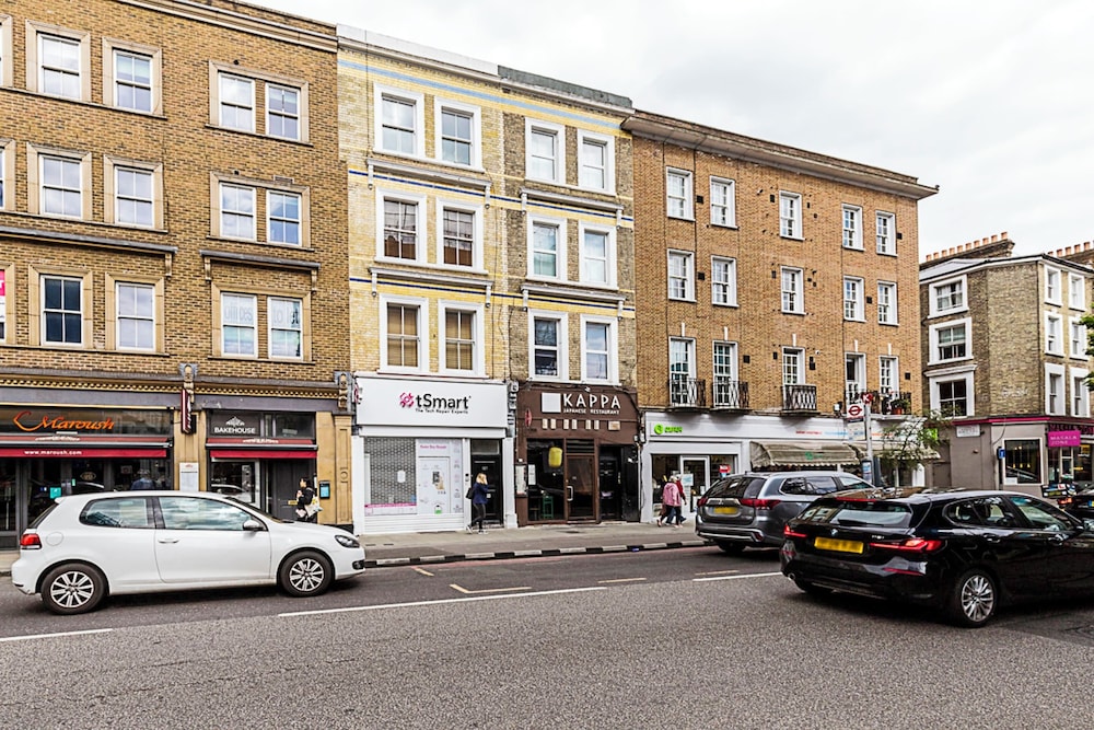 Charming One-bedroom Gem in Earls Court