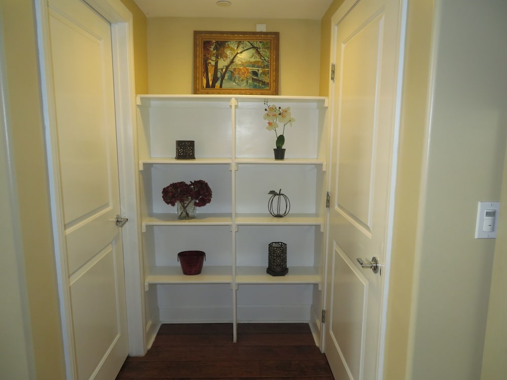 2 Bed 2 Bath in Studio City