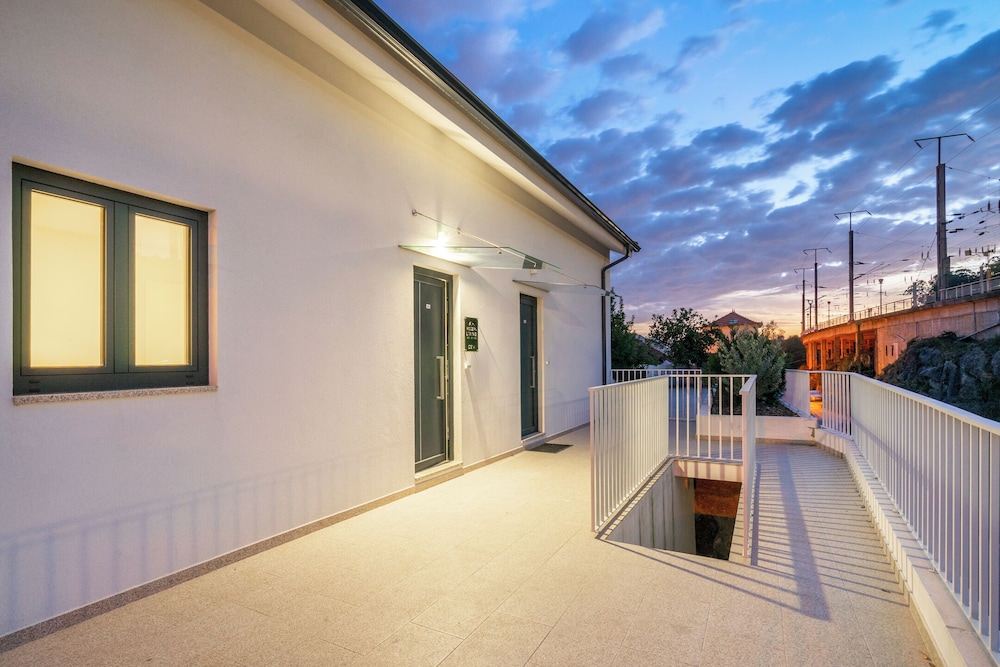 C314 Riverside View Premium Apartment w/ AC & Terrace view 2