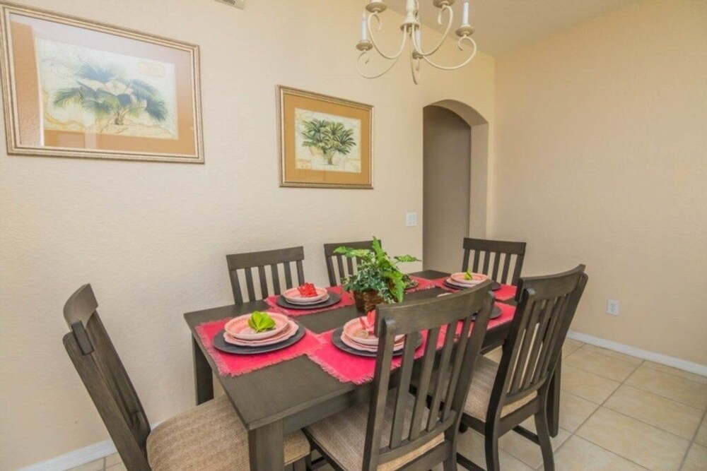 Lynval's Regal Palms Resort Townhome 4 Bedroom Townhouse by Redawning view 4