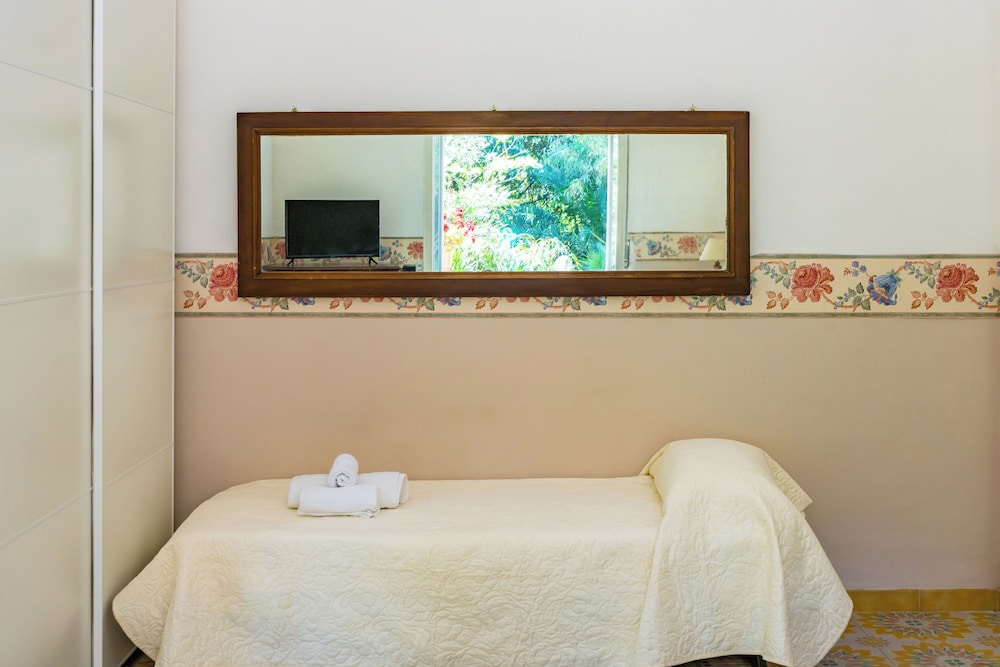 Villa Villari Terrace and Patio by Napoliapartments