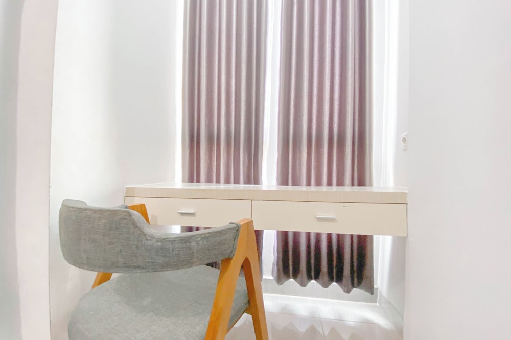 Simple White Studio Apartment At The Alton Semarang