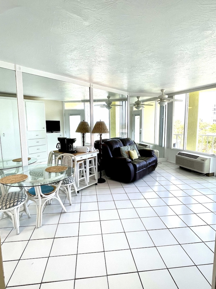 Ocean Overlook - Sea View at Symphony Beach Club