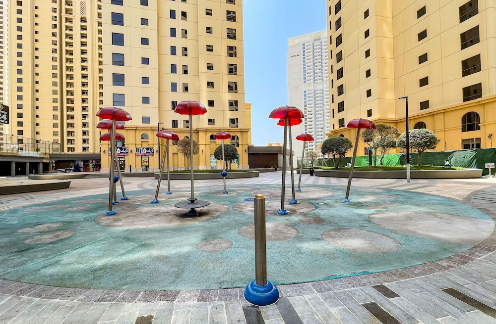Elite LUX Holiday Homes - Beachside Haven Stylish 1 BHK in JBR Dubai