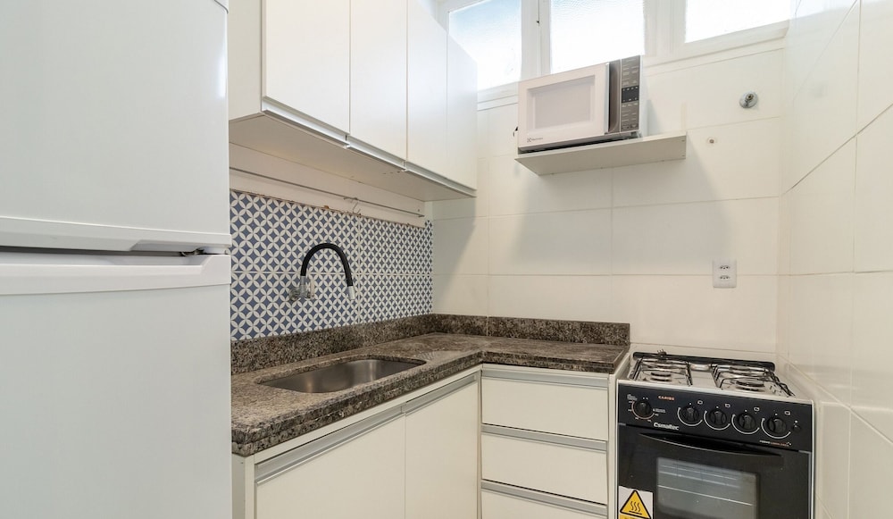 Live Barra: Apt 400m From the Beach Pai0303