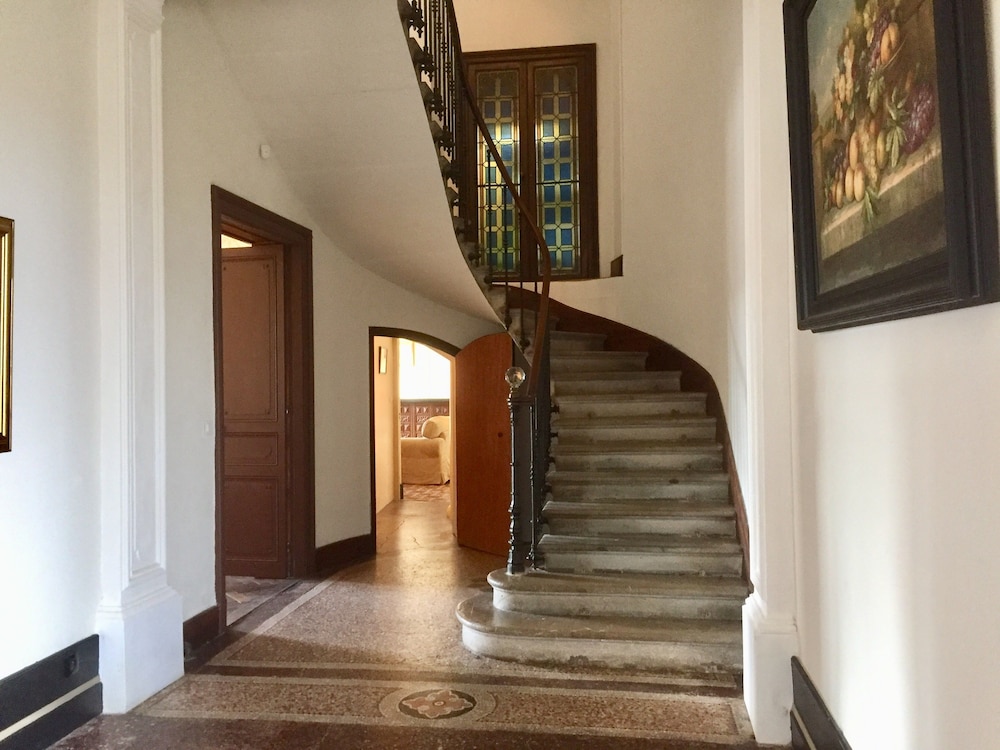 Photo 33