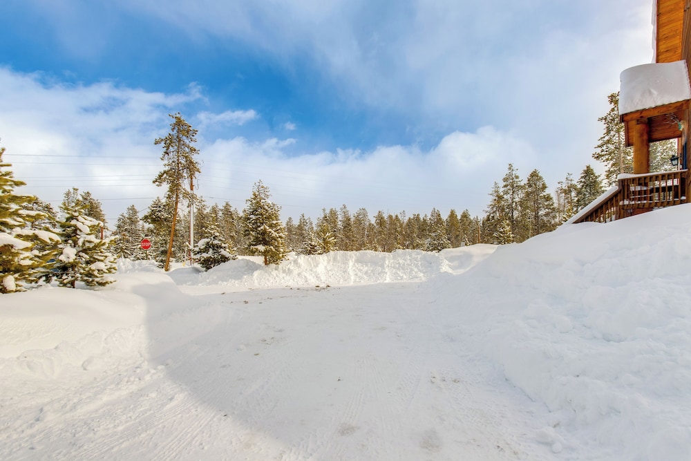 6 Mi to Winter Park Resort: Spacious Family Cabin