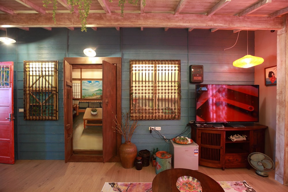 Bear Forest Retro B&B