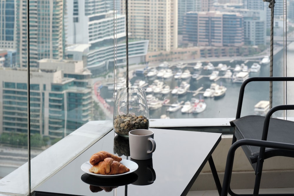 Stunning Marina View 1 bedroom