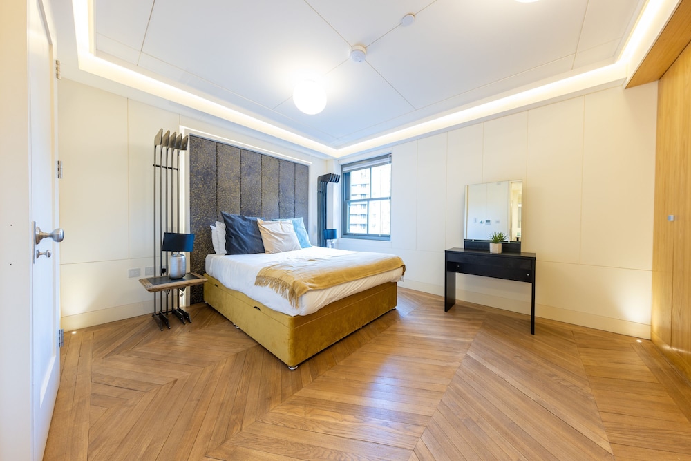 Elegant 5bdrm Townhouse in Camden
