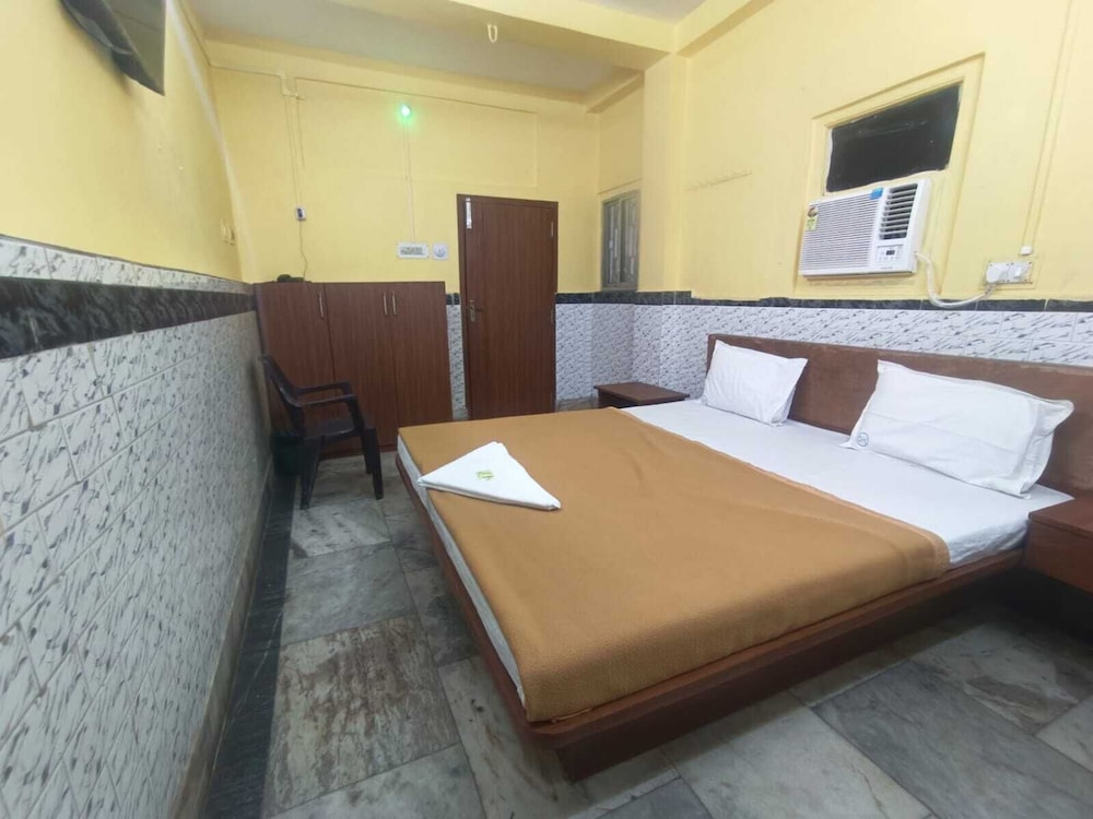 Dear Hotel