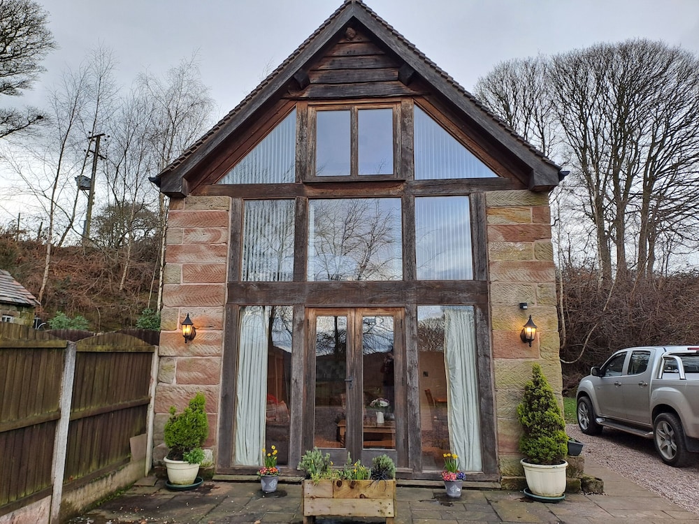 Stoke-on-trent Vacations - Orchard Cottage - Property Image 1