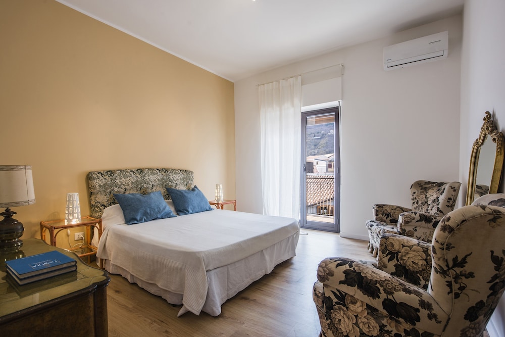 Zafferana Apartment with Balcony
