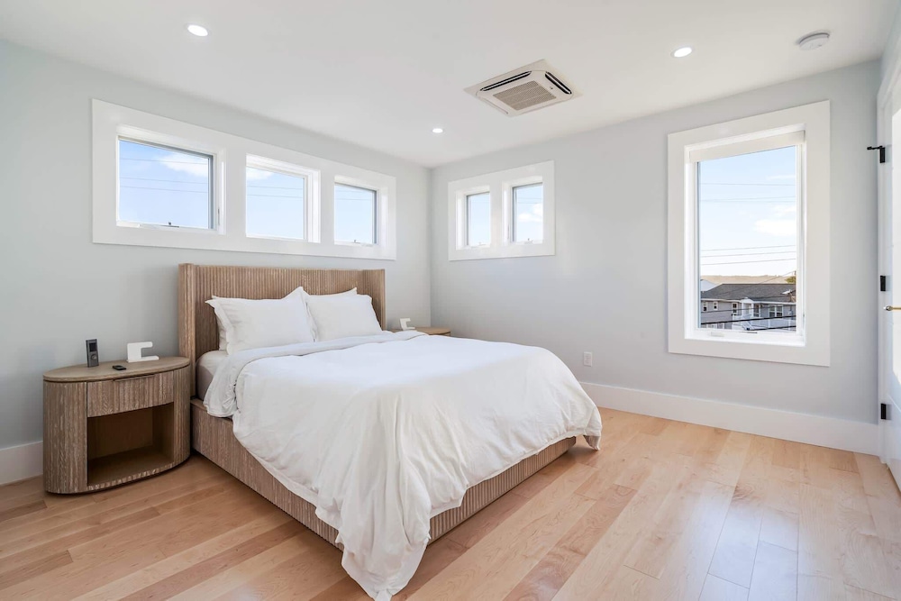Brand New Home Ocean Views Wolf Appliances