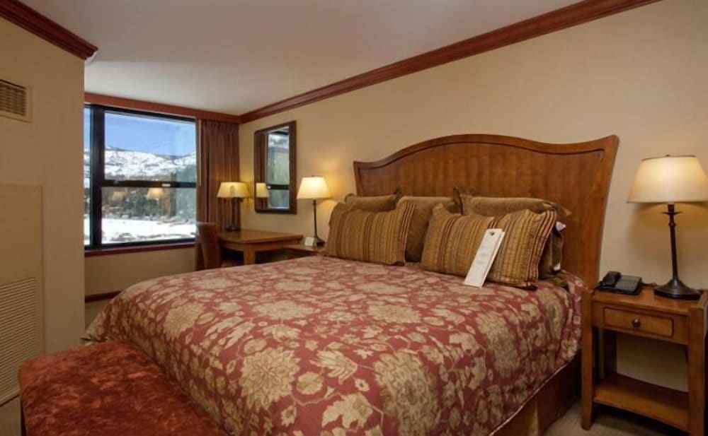 Lake Tahoe Vacations - Resort at Squaw Creek Penthouse 808 - Property Image 2