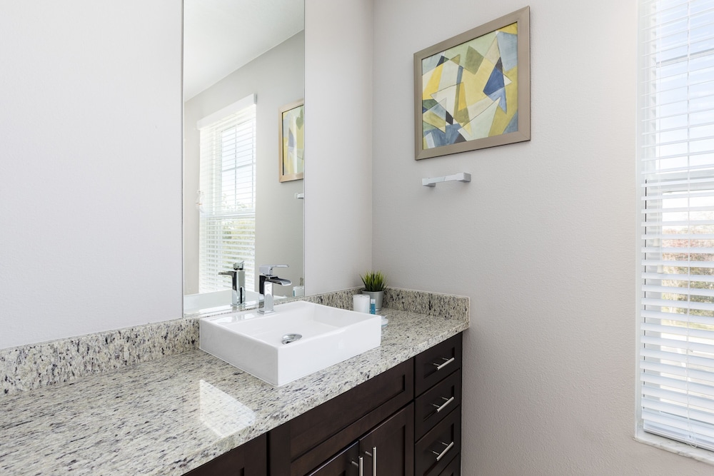 Summerville Vacation Homes by Columbia Management