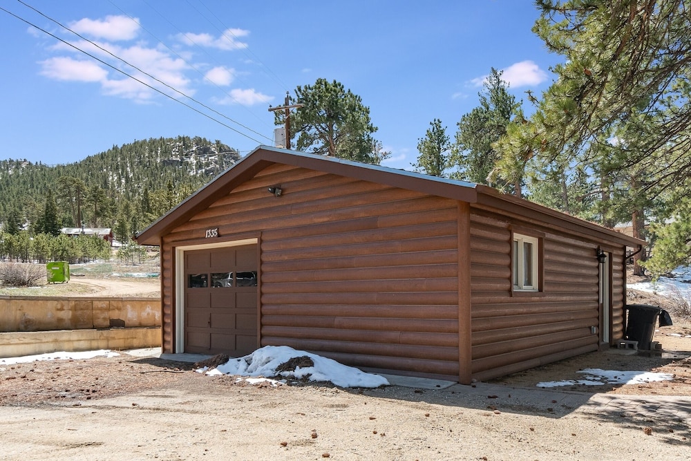 Lazy Elk Retreat - 3 Br Cabin