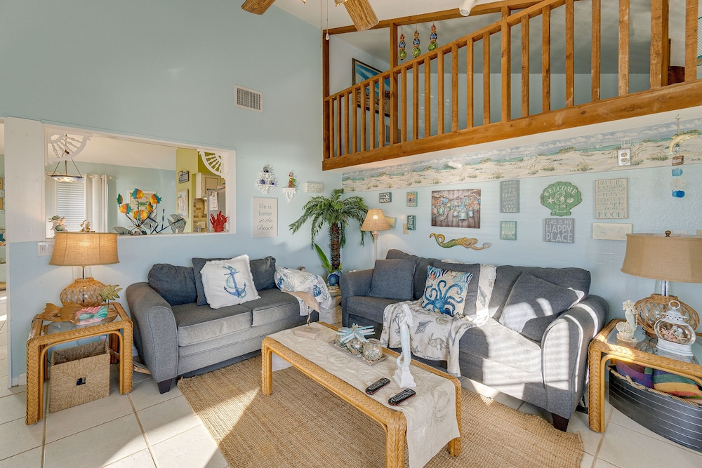 Little Gasparilla Island Paradise: Walk to Beach! view 3