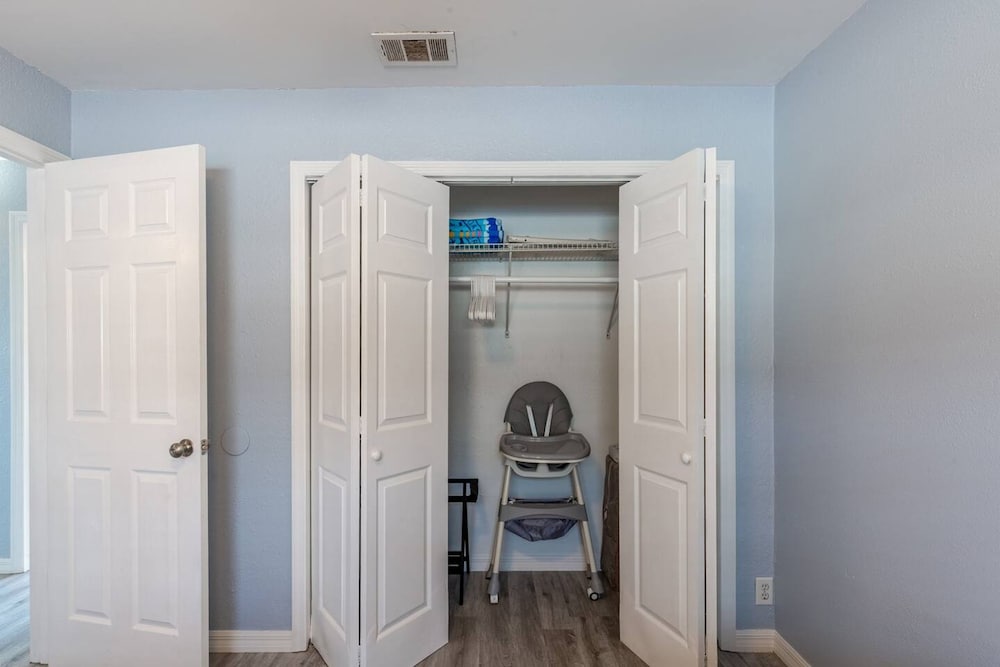 Royal Blue Downtown-gulfport-heated Pool