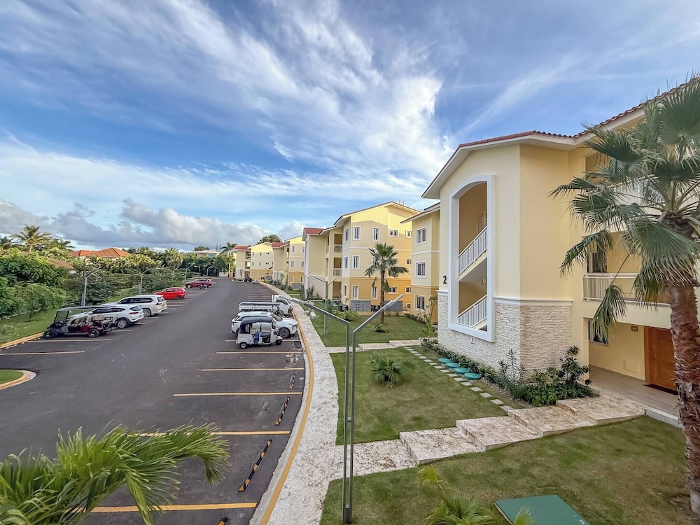 Hillside Condo - 2BR Charming APT Close to Strip!