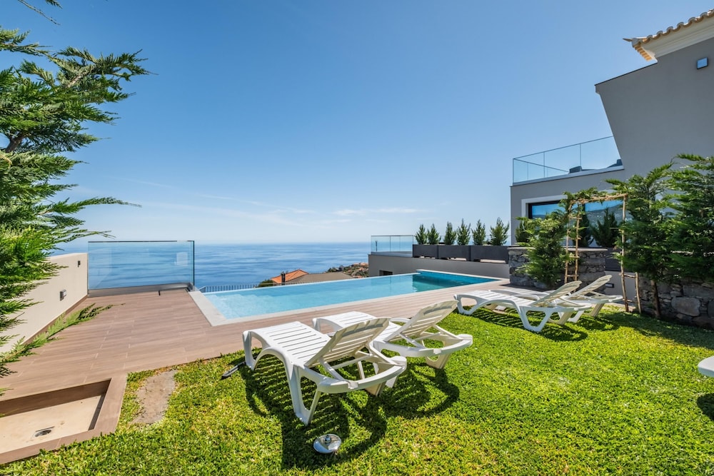 Sunshine Deluxe D by Madeira Sun Travel