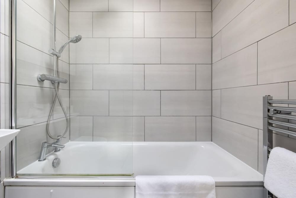 The London Crib - Relaxing 1bdr Flat With Terrace