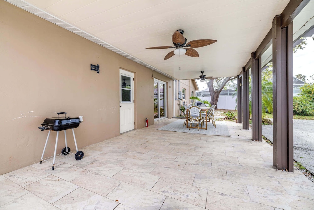 Bay Crest House Stay for 10!