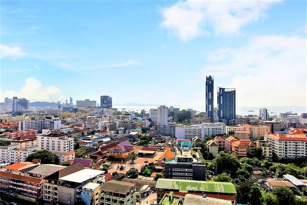 Stunning sea and City Views From This 20th Floor Condo in Cental Pattaya view 4