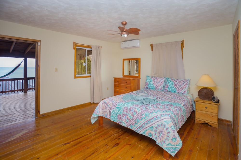 Roatan Ocean View- 2nd Floor 2 Bedroom Apts by RedAwning view 2