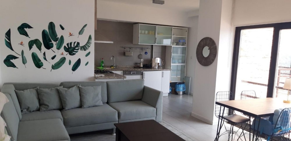 Amazing Flat w Shared Pool Near Beach in Milas view 3