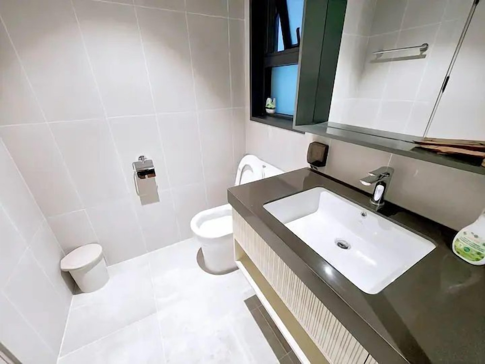 Cardinal Court Apartment