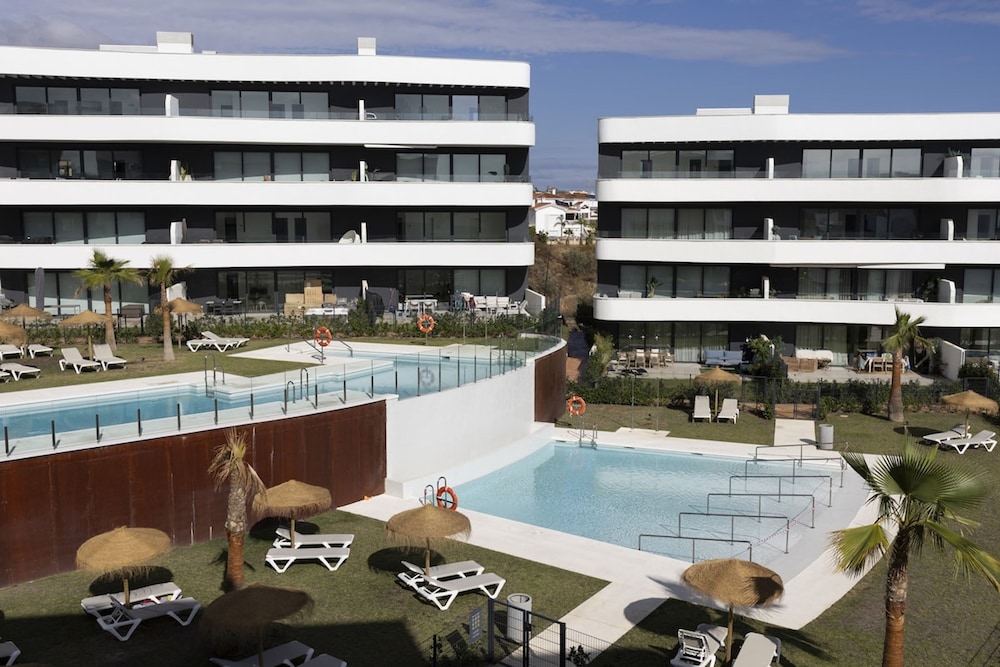 Elegant Luxury Suite With Terrace in Higueron