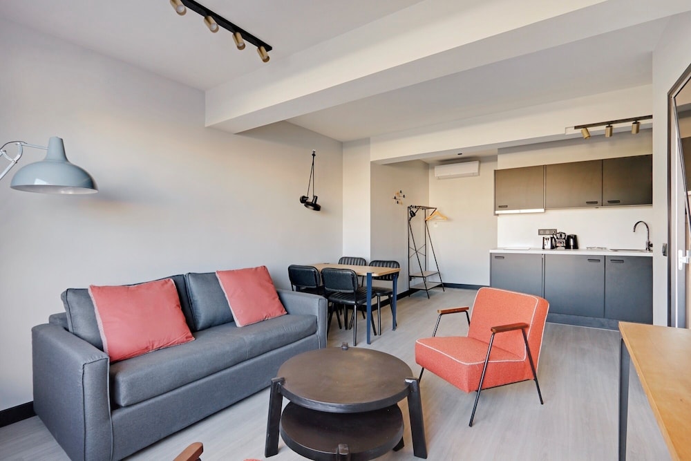North Paris Suite
