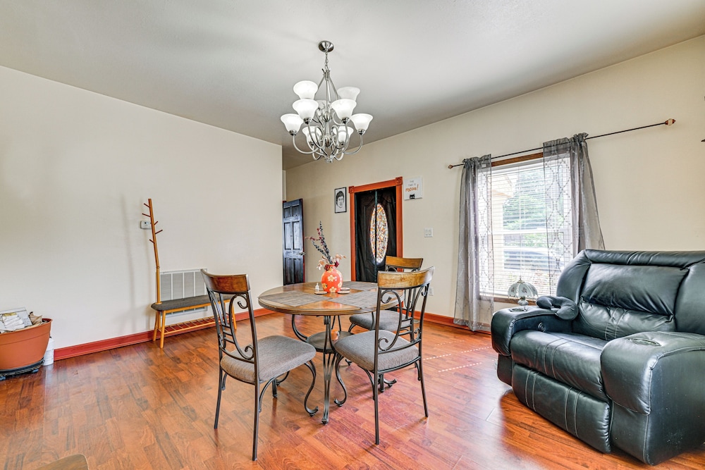 Close to Airport: Home in the Heart of Charlotte!