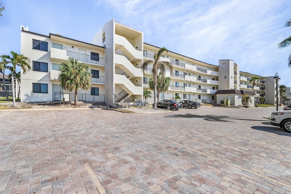 Beachfront Luxury Gulf Views Bikes Sanibel