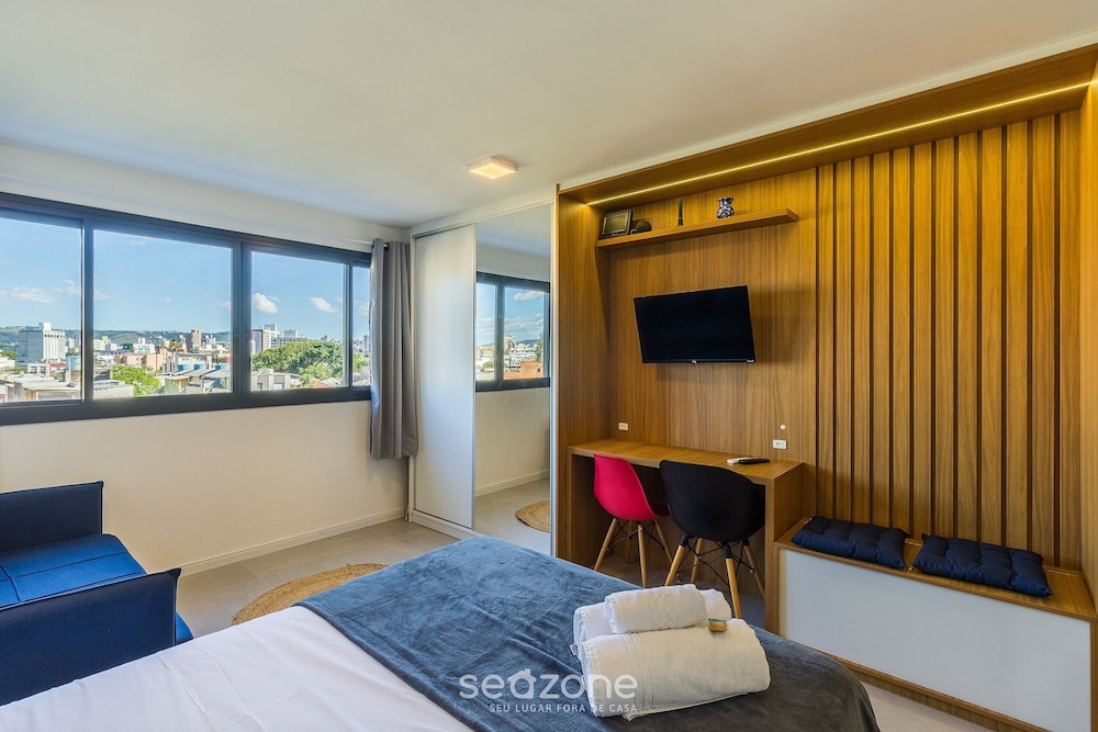 Condominium w/ Complete Leisure Facilities and Unbeatable Location in POA - Bles