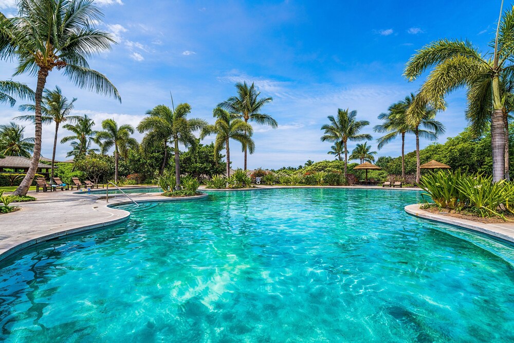 Beautiful Townhouse - Great Amenities and Spacious Lanai! Comes With Beach Pass! - Vrkcv