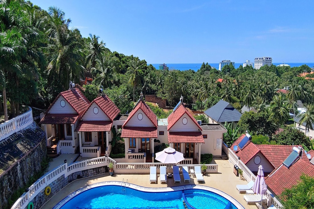 Hong Bin Bungalow Resort