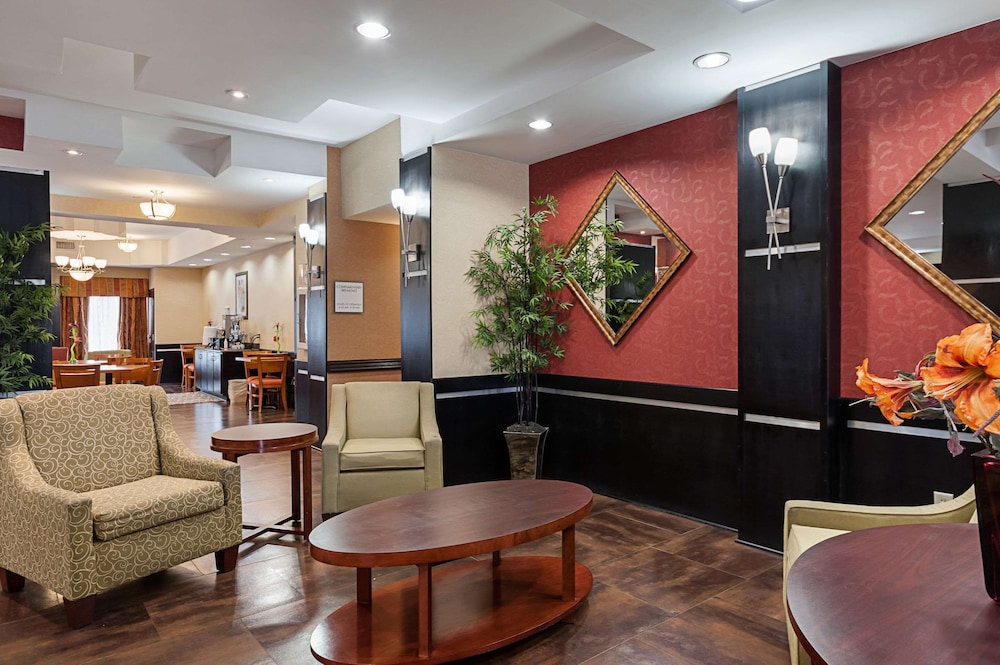 Lake Charles Vacations - Comfort Suites Sulphur - Lake Charles - Property Image 2