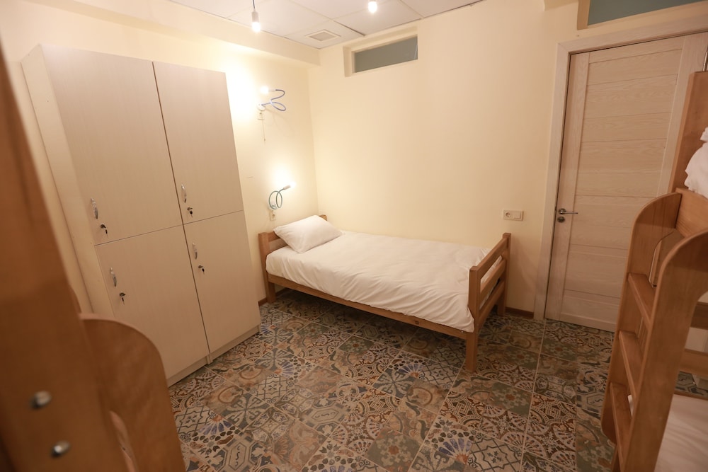 Midtown Hostel