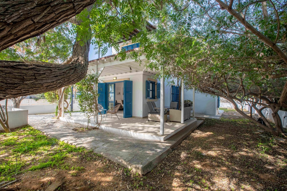 Phaedrus Living Sky Blue Residence