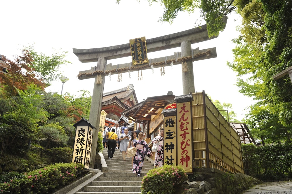 CAFETEL KYOTO SANJO for Ladies - Hostel, Caters to Women