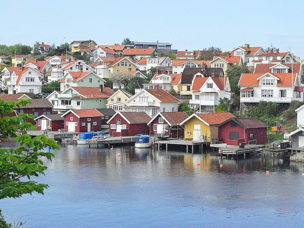 9 Person Holiday Home in Fiskebackskil view 5