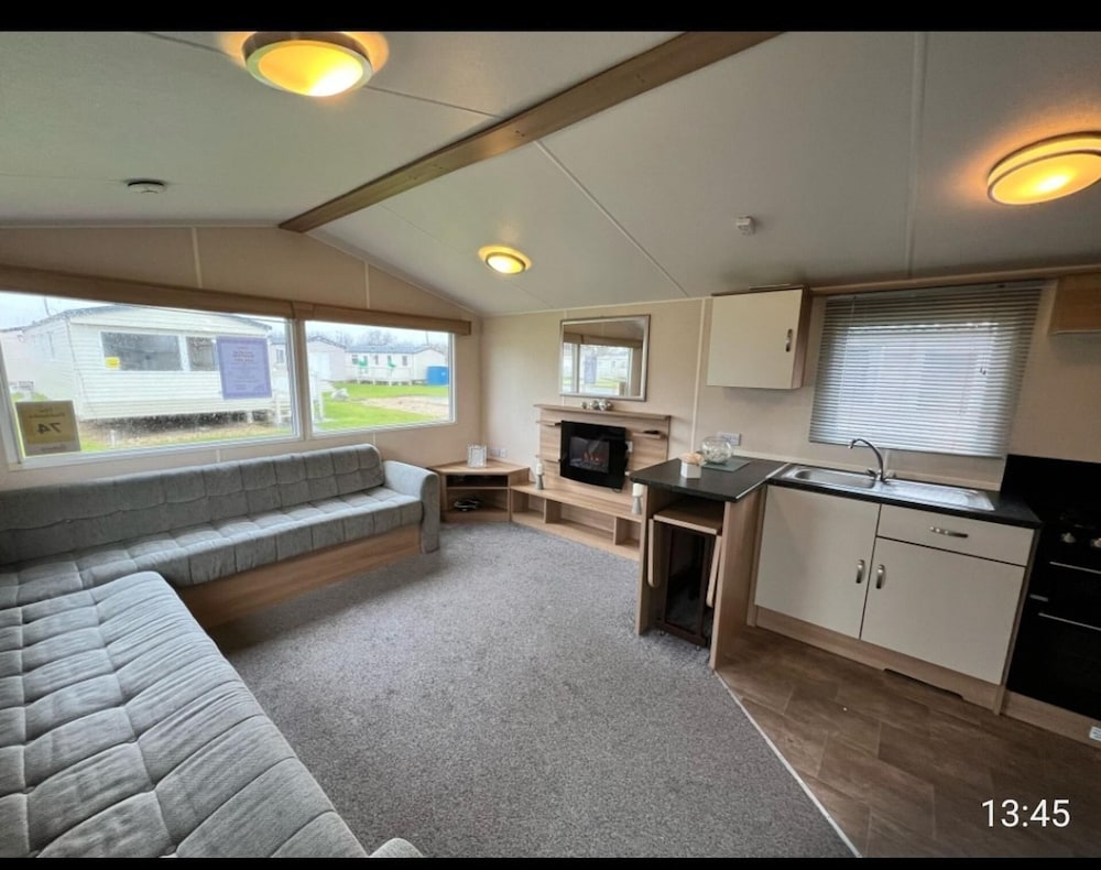 Butlin's Resort, Sleeps 6 w Parking & Pet-friendly