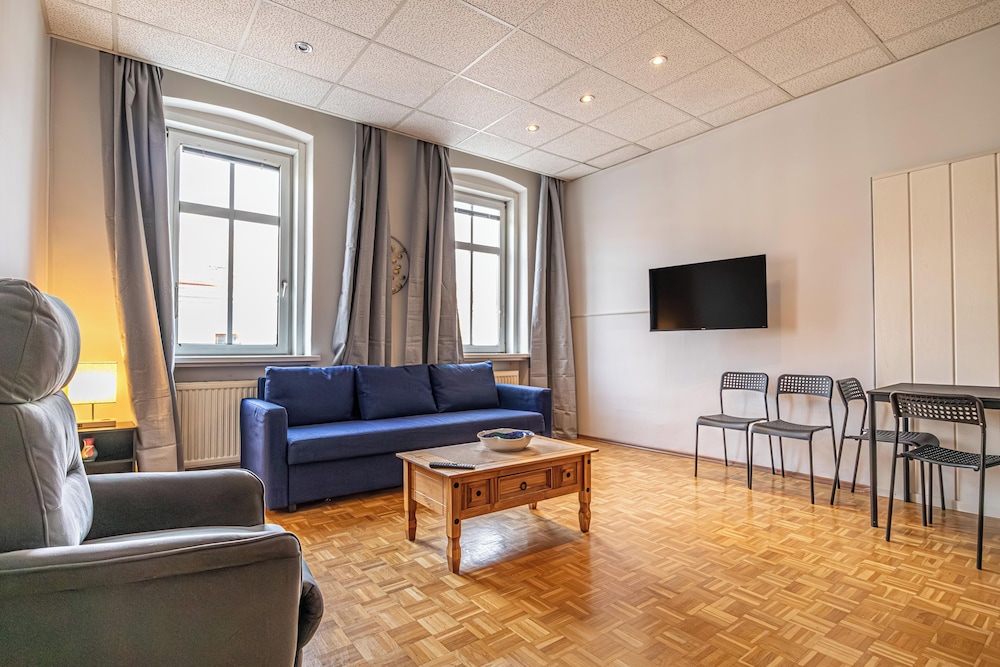Vienna Spacious 2BR Apt Long Stay
