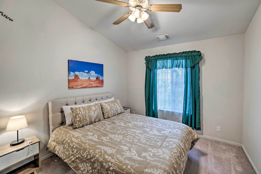 3 Mi to Lake Powell: Home w/ Patio & Waterfall view 4