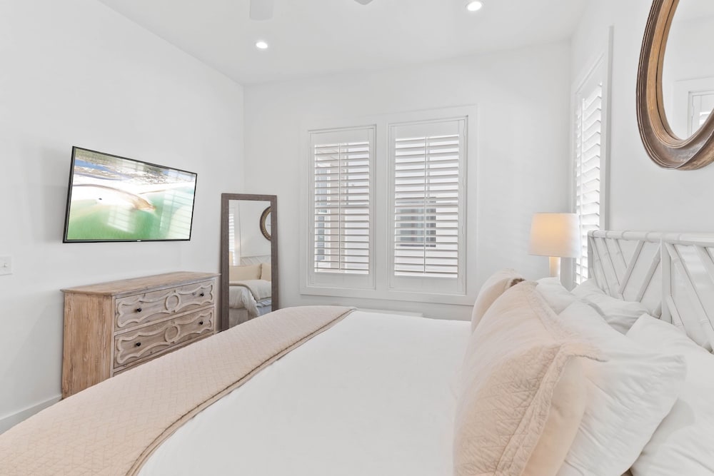 Grayt Digs by Avantstay Next to Beach Oceanview