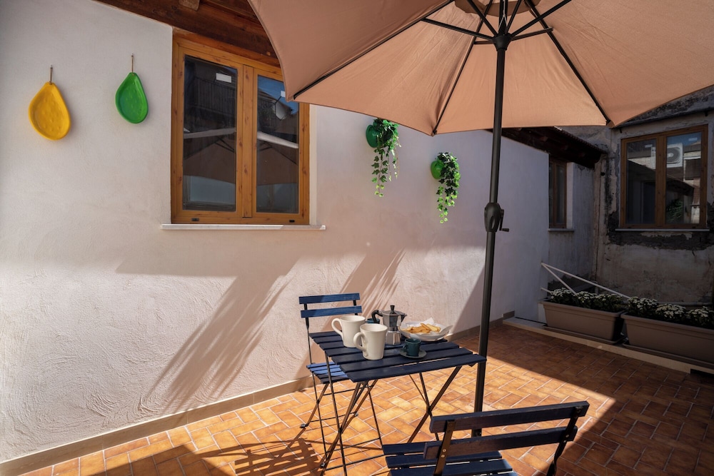 Two Bedrooms Apt In Sorrento Center With Terrace